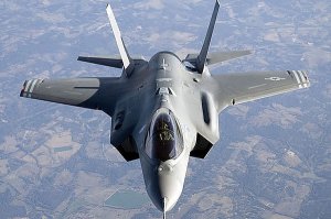 Великобританія замовила перші винищувачі F-35