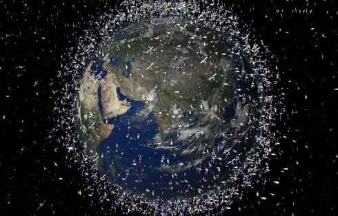 Южнокорейский спутник может столкнуться с космическим мусором