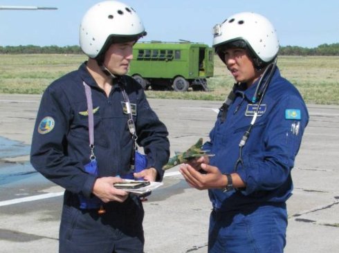 Военные летчики РК готовят необычный подарок российским ветеранам