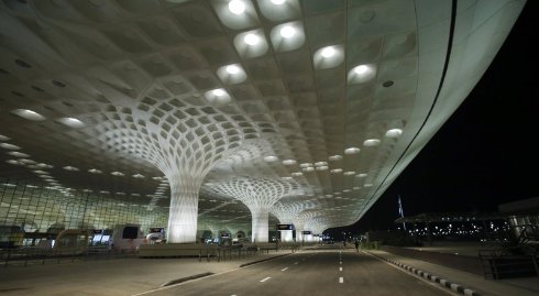 Сообщения с угрозами о терактах найдены в аэропорту Мумбаи