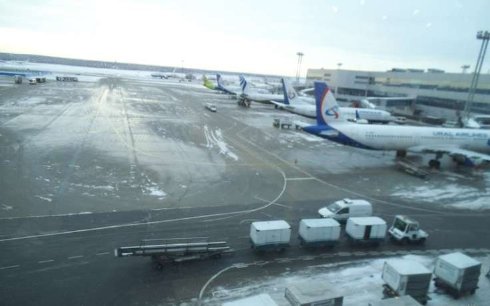 В Сыктывкаре самолет с пассажирами скатился со взлетно-посадочной полосы