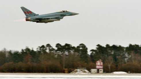 НАТО по тревоге подняло в воздух истребители, зафиксировав самолет-разведчик РФ