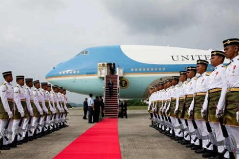 Новый борт №1 для президента США построят на базе Boeing 747-800