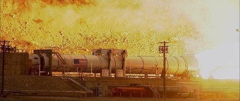 NASA успешно испытала самый мощный ракетный ускоритель в мире (Видео)