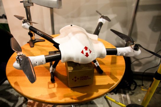 «Новая почта» примет на работу летающих роботов-почтальонов