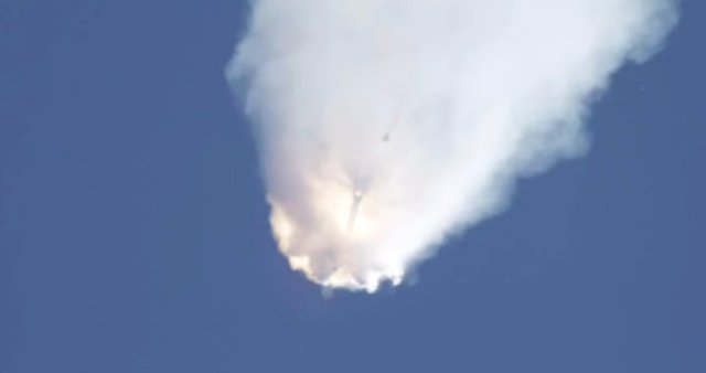 Крушение ракеты Space X на зрелищном видео