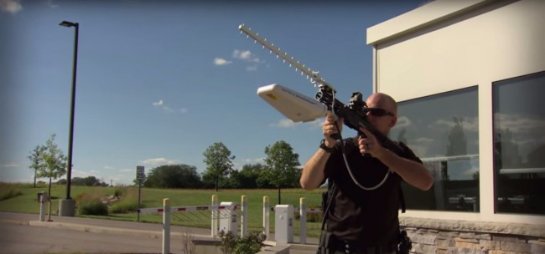 Создано оружие, сбивающее дроны с помощью радиоволн (ВИДЕО)