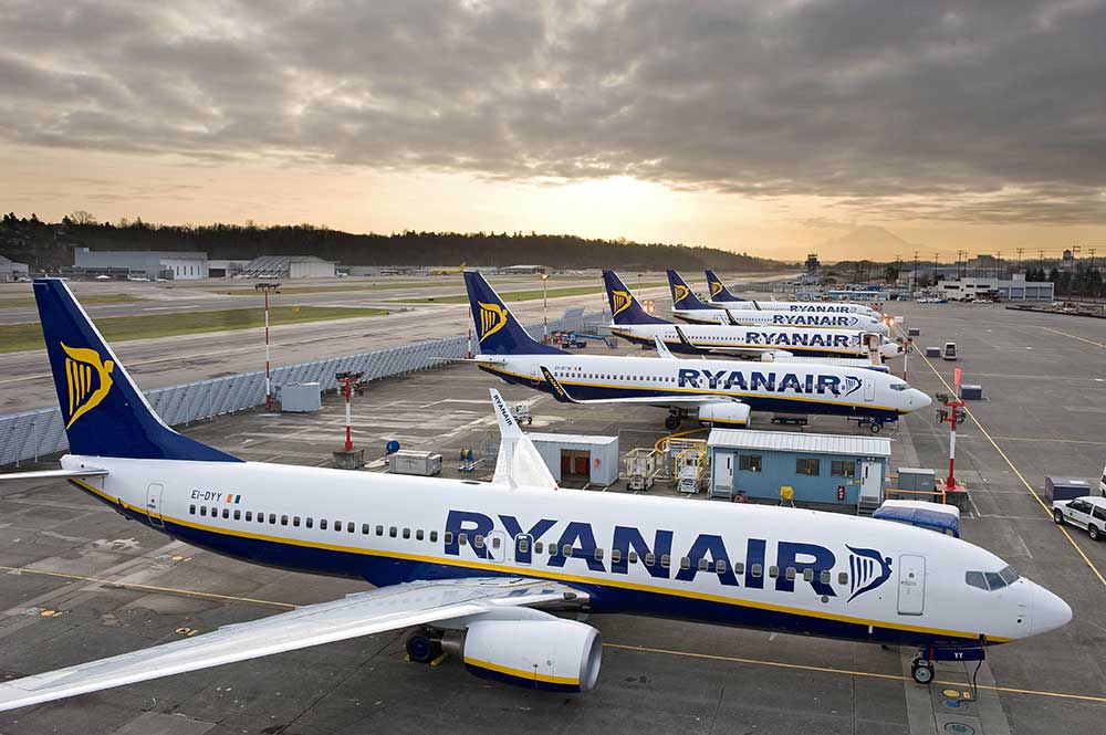 Ryanair отменяет около 200 рейсов из-за забастовки