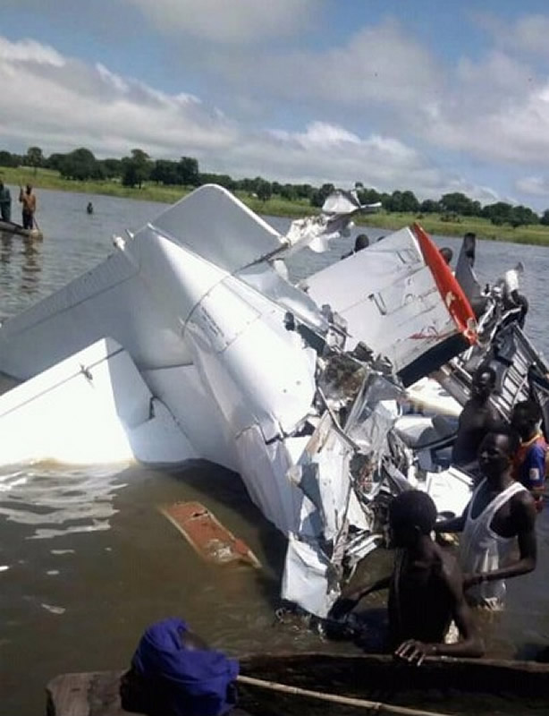 Украинский самолет разбился в Южном Судане