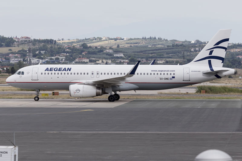 Крупнейшая авиакомпания Греции приостановит полеты в Украину