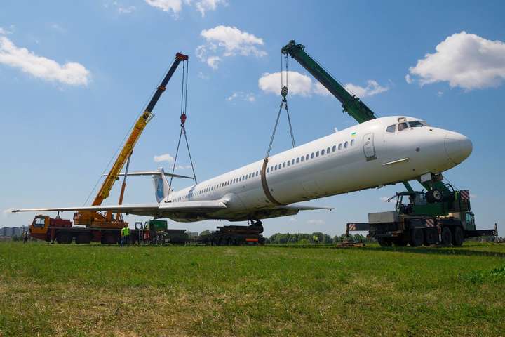 Украинская авиакомпания получила $ 1 млн страховых выплат