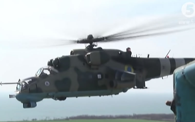 Ми-24 тренируются уничтожать наземные цели