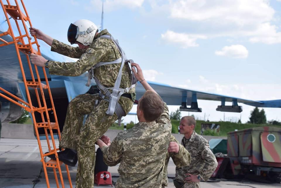 Курсанты выполнили первые самостоятельные вылеты на Су-27