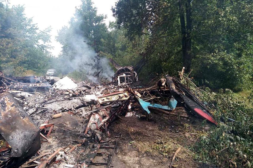 В Полтавской области загорелся самолет АН-2 после аварийной посадки
