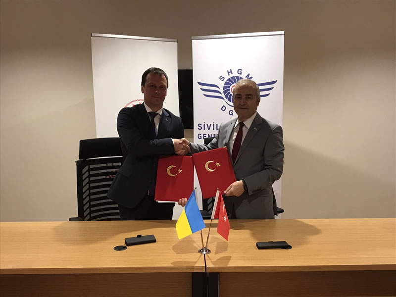 Украина и Турция подписали меморандум по безопасности авиации