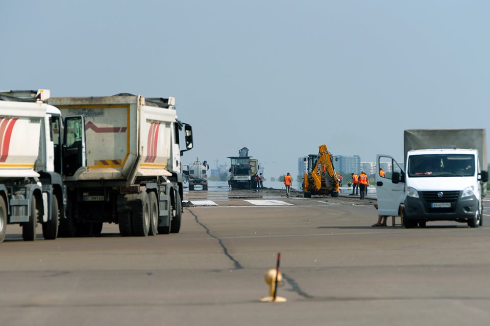 В аэропорту Киев уже начали ремонт ВПП