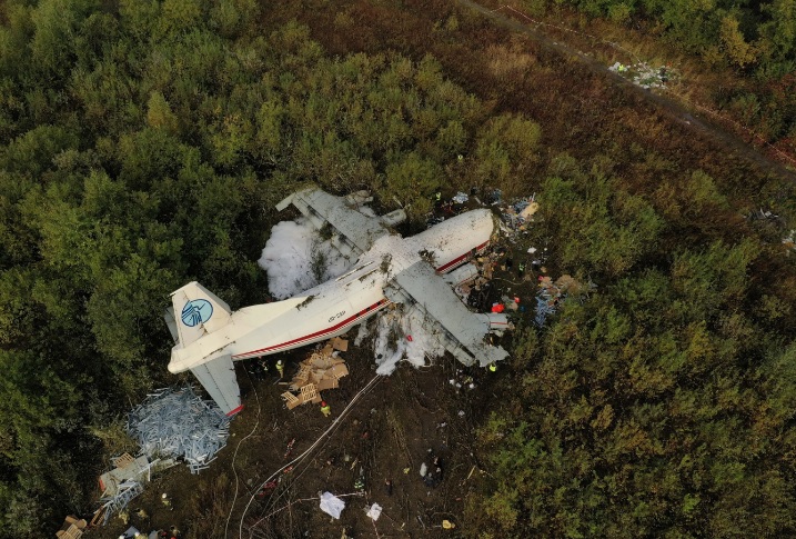 Полиция назвала основные версии авиакатастрофы Ан-12