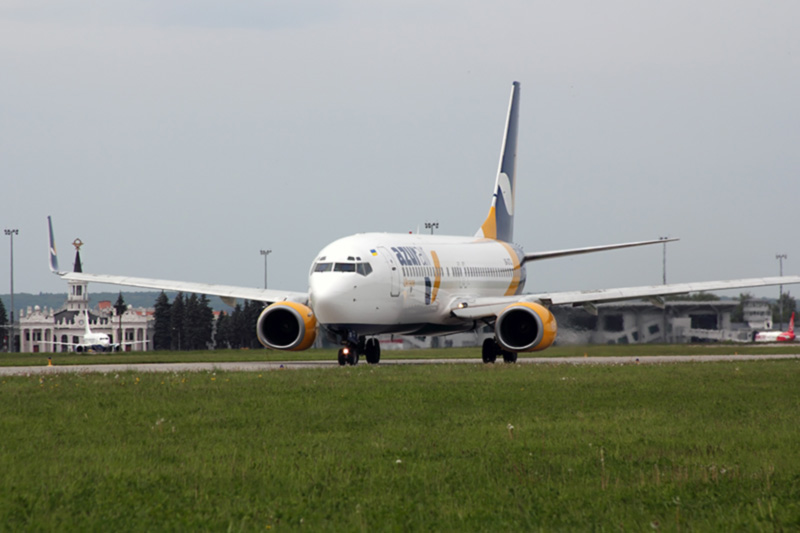 Azur Air Ukraine меняет аэропорт в ОАЭ