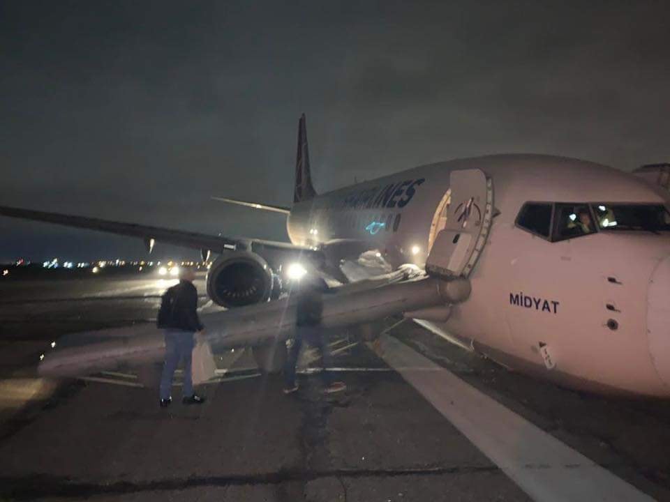 В Одессе при посадке выкатился самолет Turkish Airlines