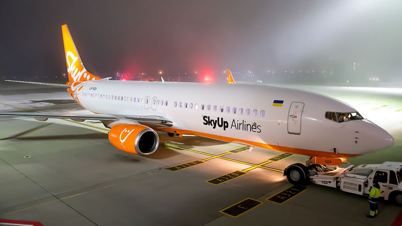 SkyUp набирает авиаперсонал во Львове