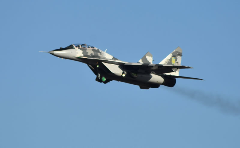 В Василькове молодые лейтенанты Воздушных Сил летали на МиГ-29
