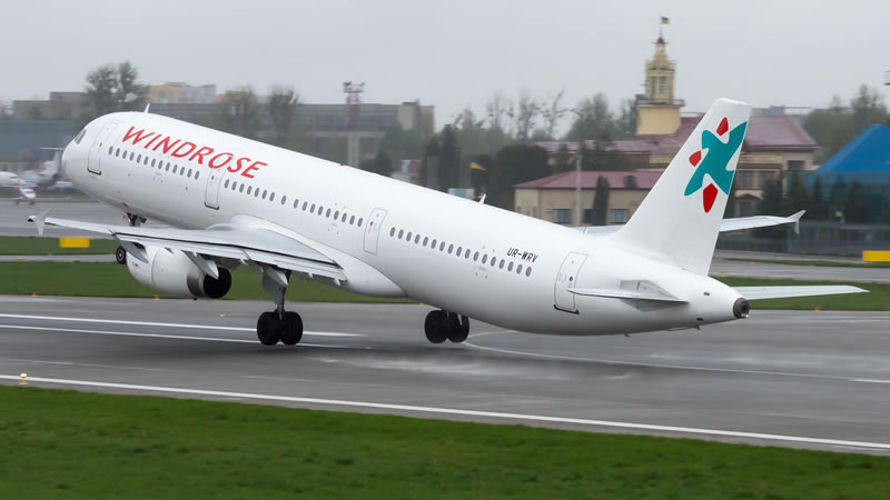 Windrose отменила рейс Ивано-Франковск - Бухарест