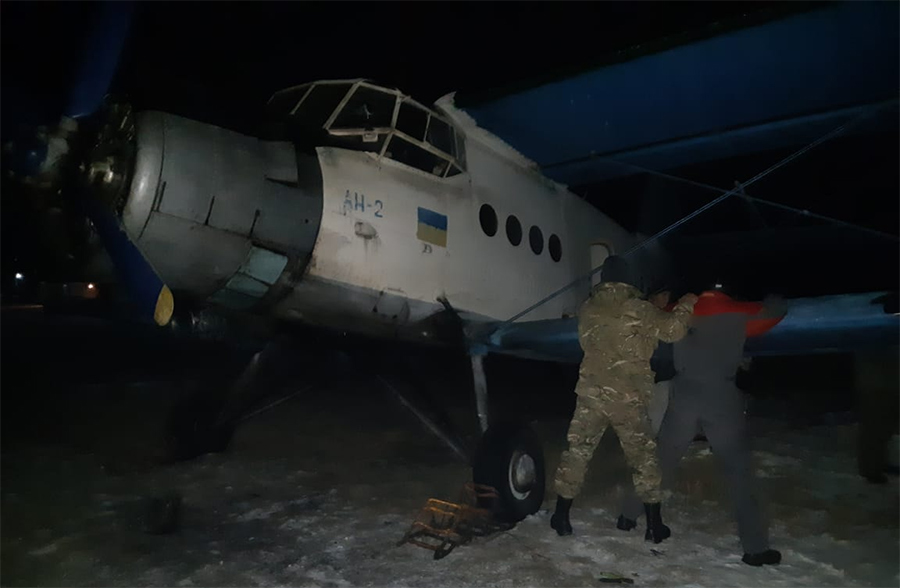Пограничники задержали контрабандистов на самолете Ан-2