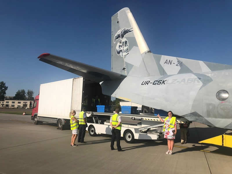 Украинская авиакомпания будет доставлять грузы в Ригу