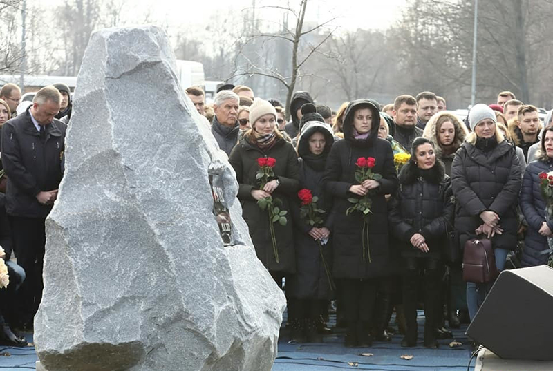 В Борисполе заложили памятный знак погибшим в авиакатастрофе в Иране