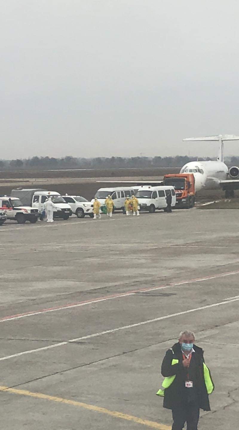 Самолет из Уханя приземлился в аэропорту Борисполь на дозаправку (обновлено)