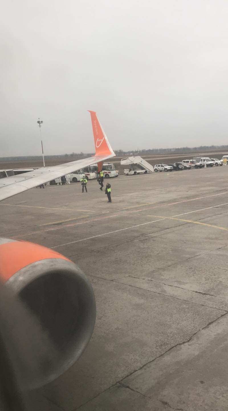 Самолет из Уханя приземлился в аэропорту Борисполь на дозаправку (обновлено)