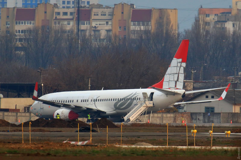 Boeing-737 Turkish Airlines в Одессе начали разбирать