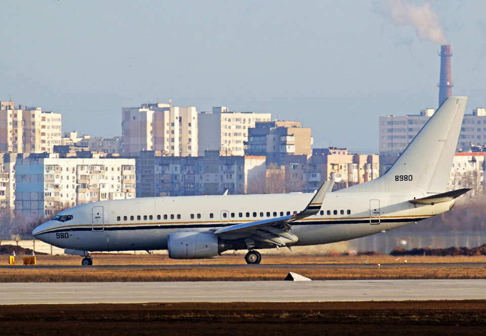 Америка вывезла из Одессы своих граждан на военном самолете
