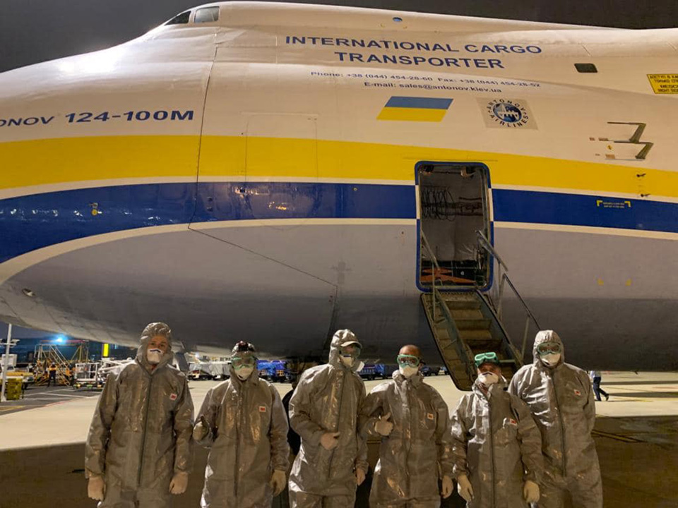 Ан-124-100 Руслан успешно выполнил первый рейс по доставке медицинского груза из Китая для Чехии