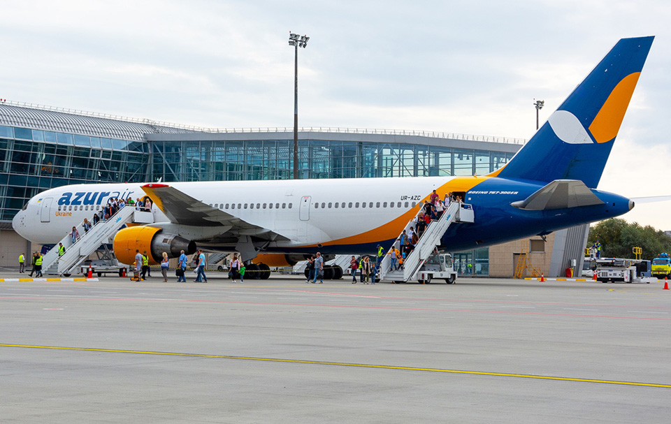 Авиакомпания Azur Air Ukraine займется перевозкой грузов