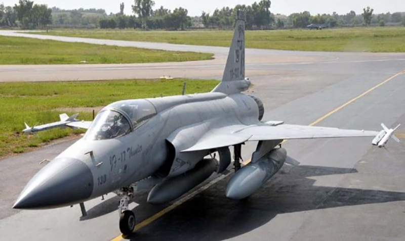 Делегация из Украины посетила производство истребителей JF-17
