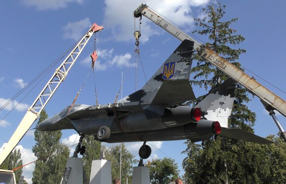 Миг-29 установили в музее Лебедина
