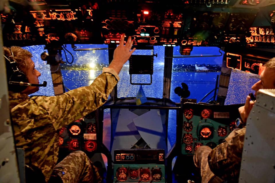 Ночные тренировочные полеты украинских вертолетчиков в ДР Конго