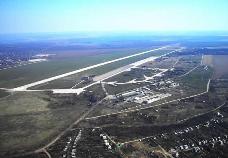 В Донецкой области нужны два аэропорта