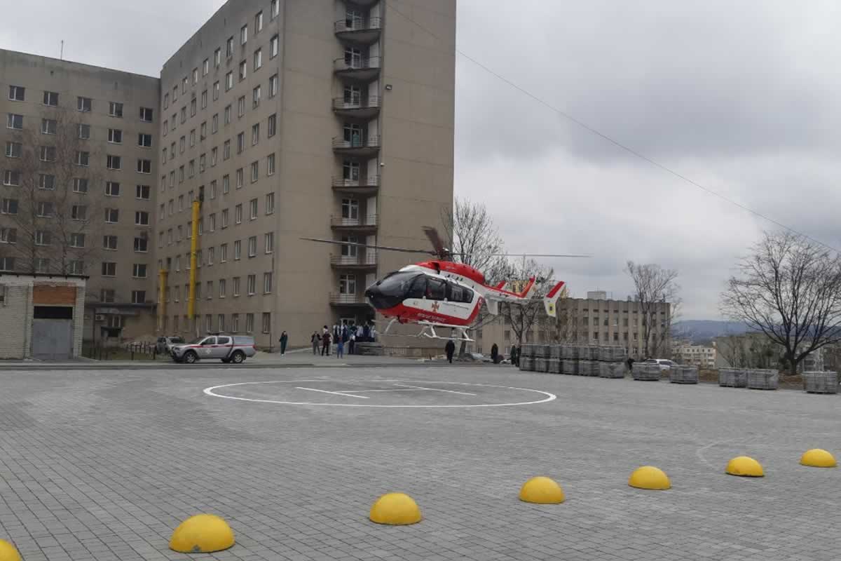 Вертолет ГСЧС выполнил очередной рейс аэромедицинской эвакуации во Львов